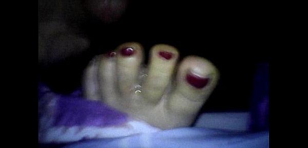  me cojo los pies de mi mujer dormida